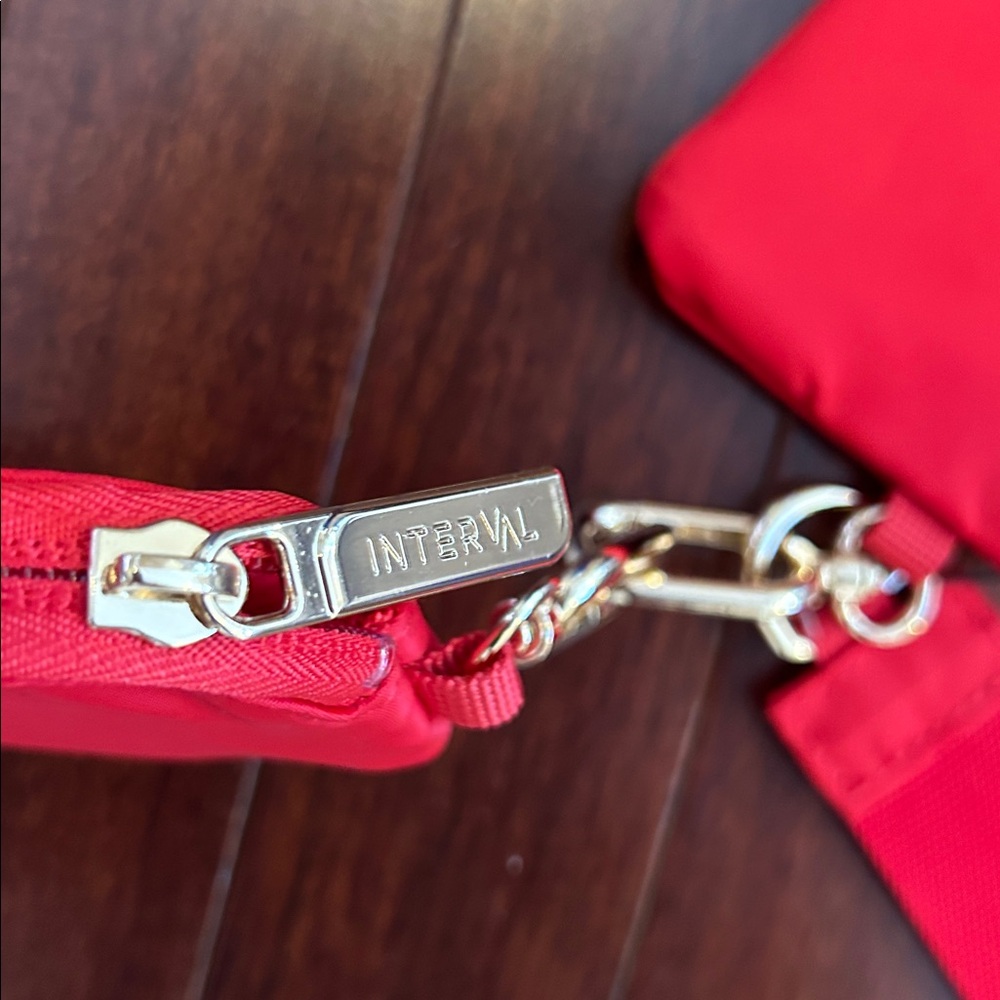 Red INTERVAL Wristlet Set - Picture 4 of 5